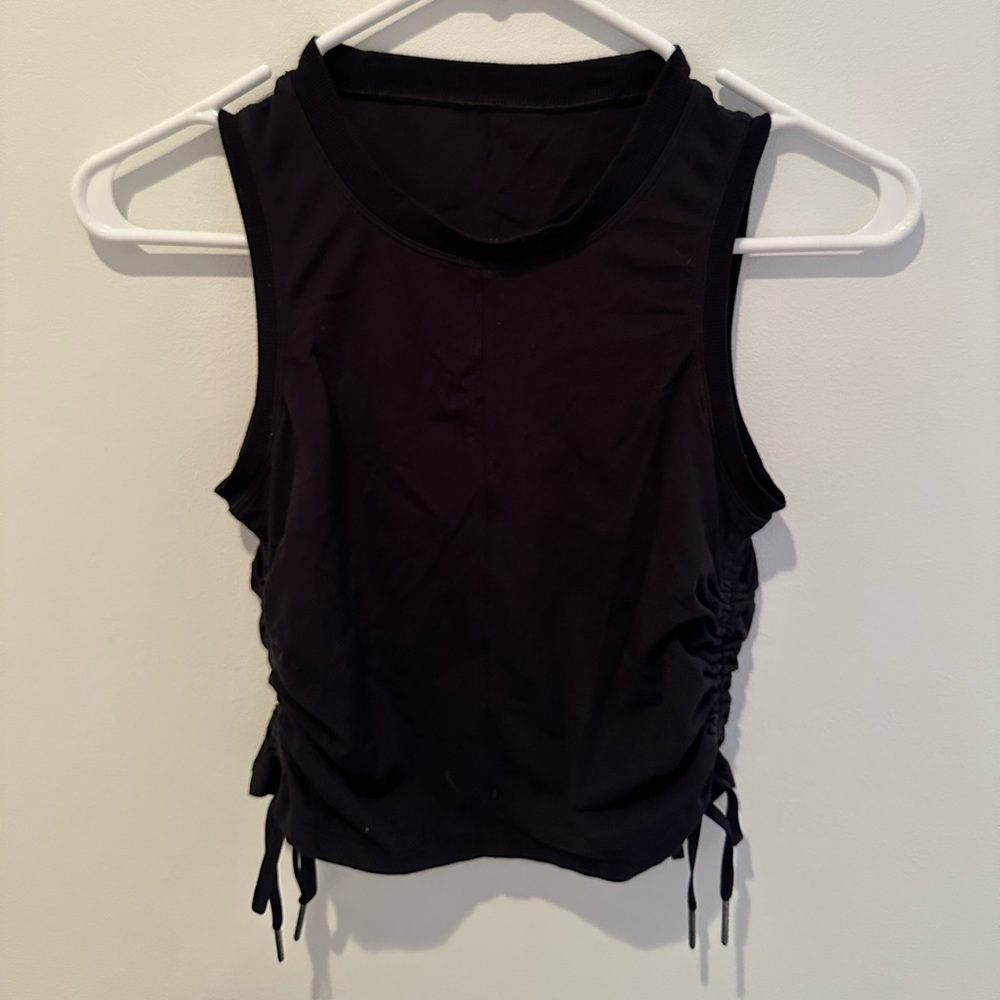 BLACK Lululemon cinch top